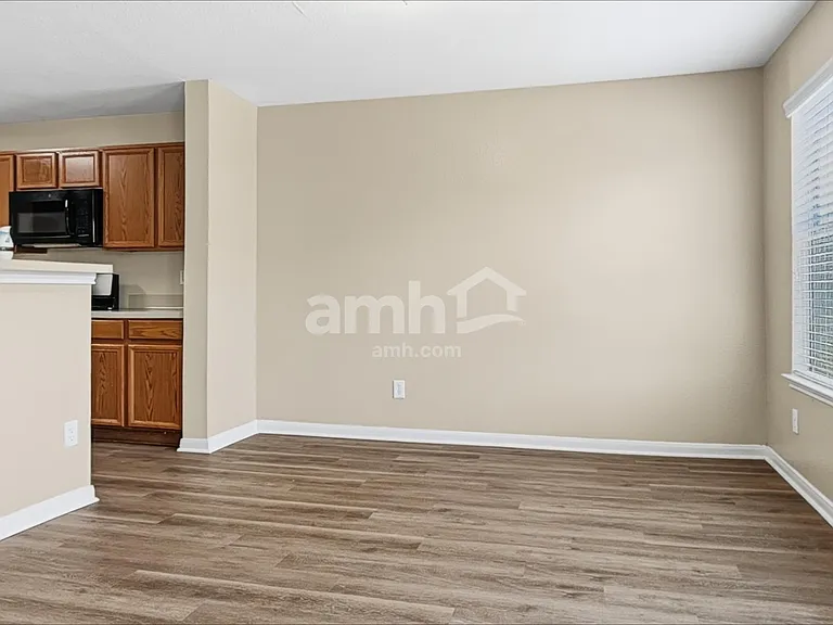 16311 Hayesford Ln — Photo 5