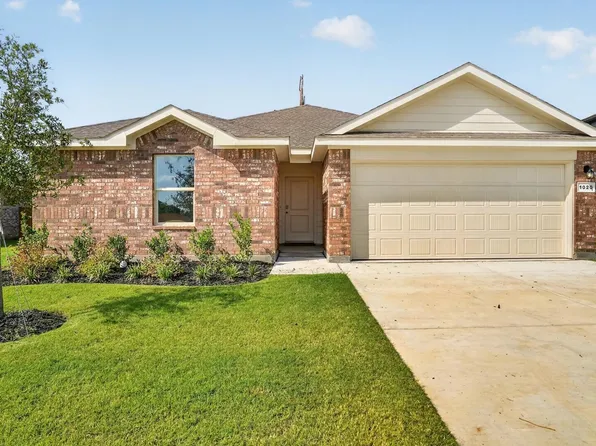 1020 Boll Weevil Dr, Cleburne, TX 76031