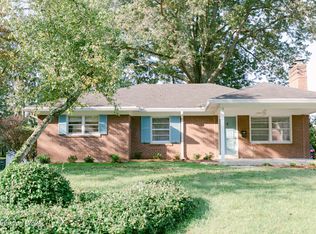 706 Indian Ridge Rd, Windy Hills, KY 40207