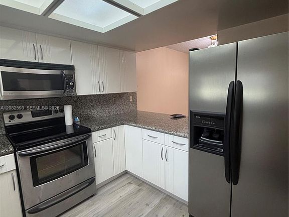5th image of 11091 NW 7th St APT 202-16