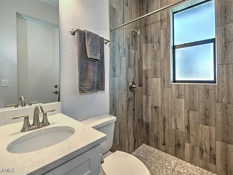 3527 SW 4th Ln — Photo 13