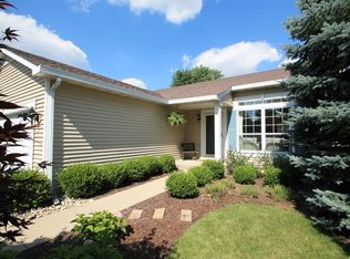 228 Woodlet Ln, Bolingbrook, IL 60490