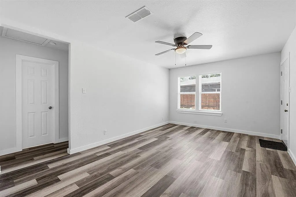 2 bed, 1.0 bath, 900 sqft, $1,250 — Photo 4
