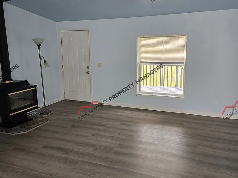 18415 Ivan St SW — Photo 5