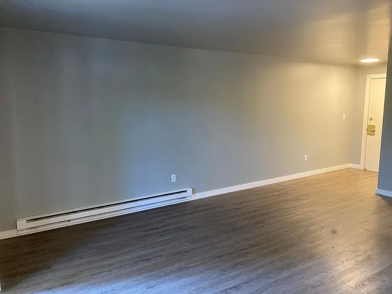 Eagle Court Apartments — Photo 39