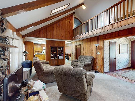 4th image of 254 Rose Dr
