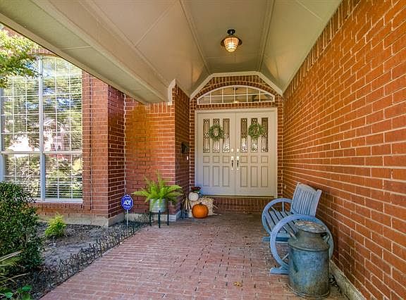 3rd image of 2647 Creekside Way