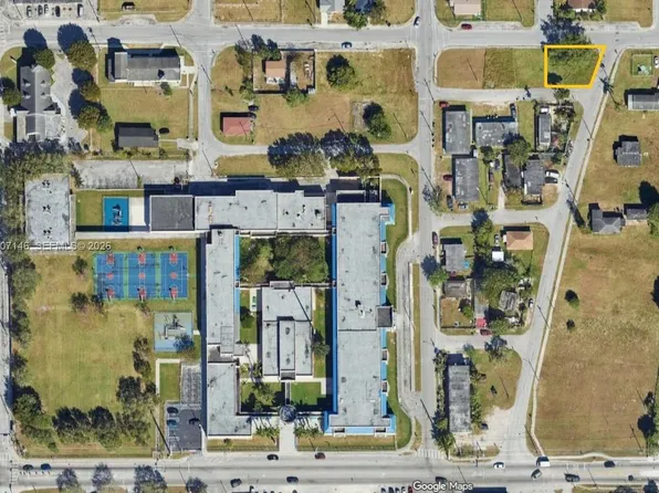 300 SW 6th St, Homestead, FL 33030