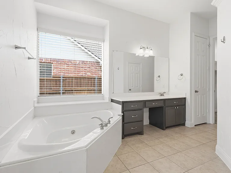 2127 Estes Park Dr — Photo 17
