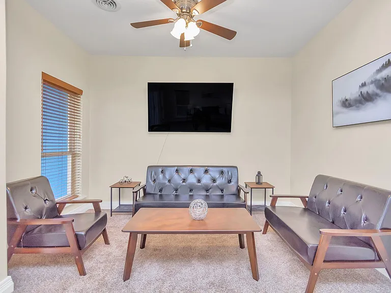 1730 Lakeshore Dr — Photo 34