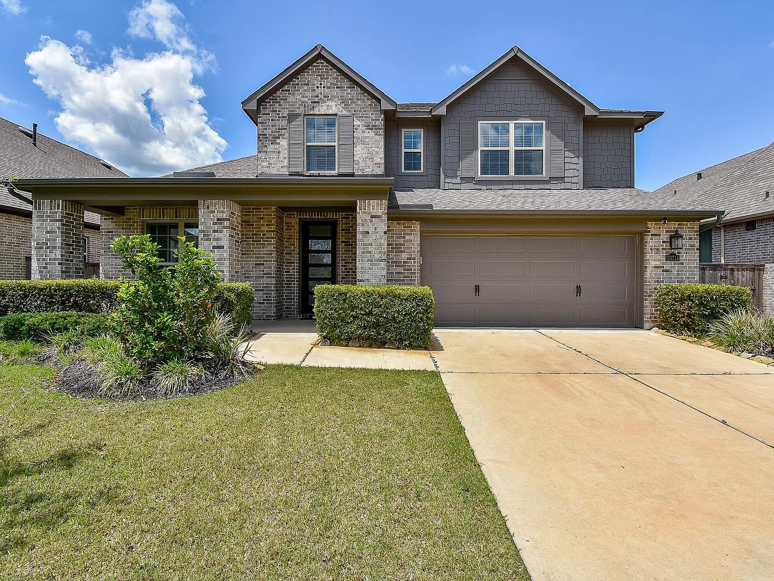 4 bed, 3.5 bath, 2865 sqft, $3,000 — Photo 2
