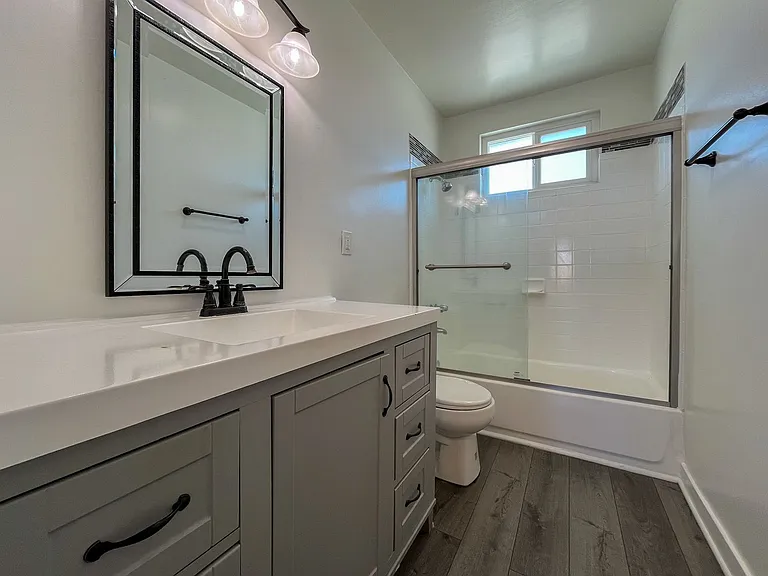 1335 Stanley Ave — Photo 33