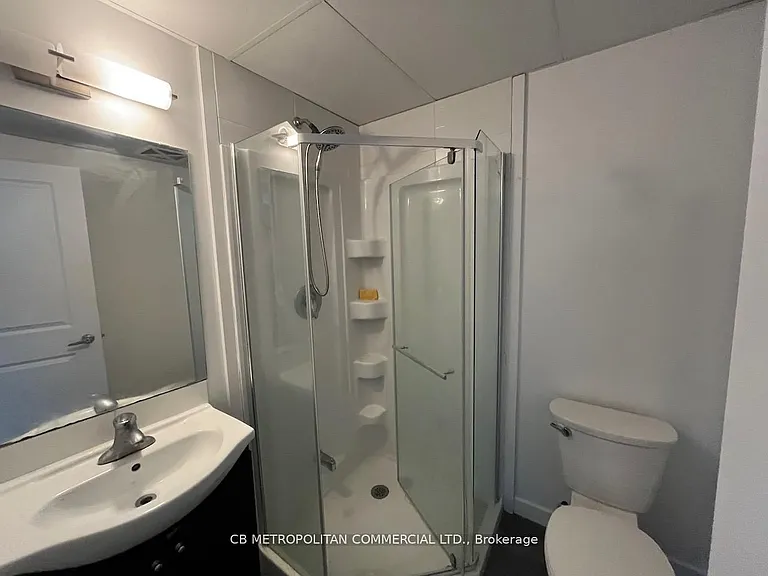 335 College St #105 — Photo 4