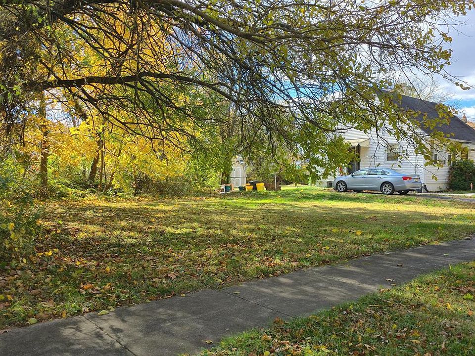 2nd image of 533 Hunt Ave