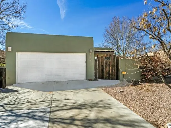 209 Manhattan Pl NW, Albuquerque, NM 87104