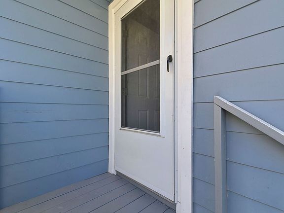 4th image of 1415 Avenue H