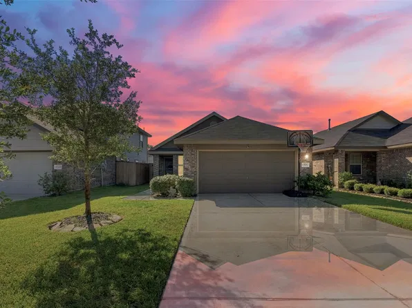 1207 Blue Hazel Ct, Pinehurst, TX 77362
