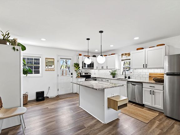 5th image of 917 Carlisle St