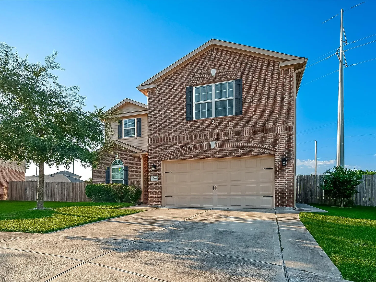 5 bed, 2.5 bath, 2725 sqft, $3,250 — Photo 1