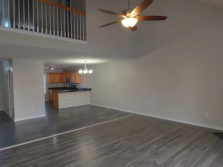111 Carriage Point Ln — Photo 4