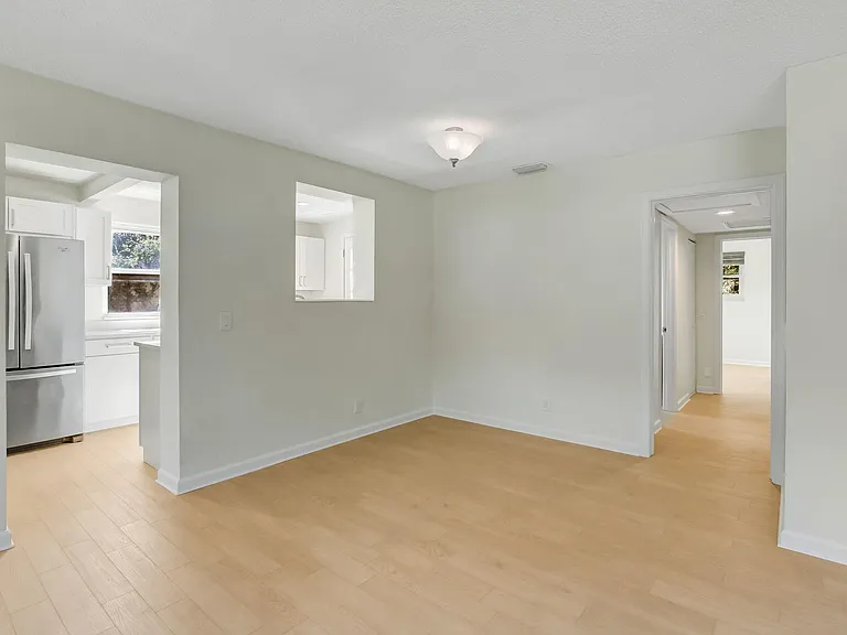405 S 16th St — Photo 9