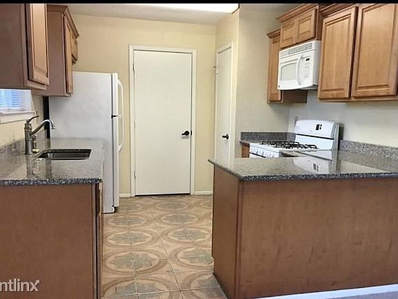 3rd image of 17610R Wild Willow Ln