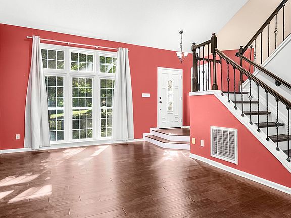 2nd image of 201 Saint Regis Ln
