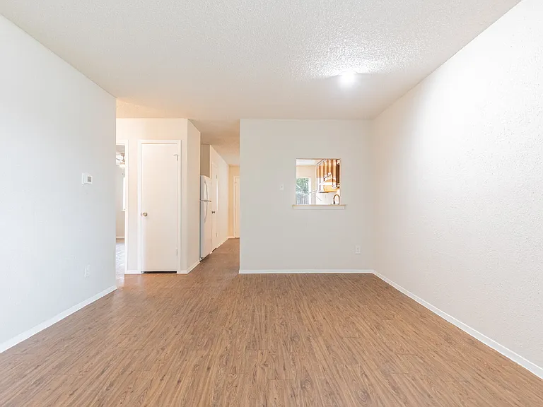 323 W William Cannon Dr #B — Photo 8