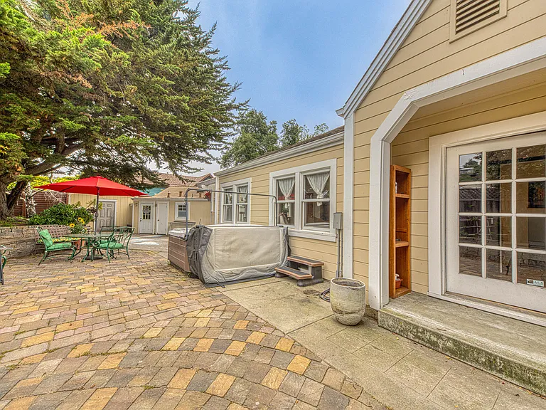 Soquel Dr — Photo 34