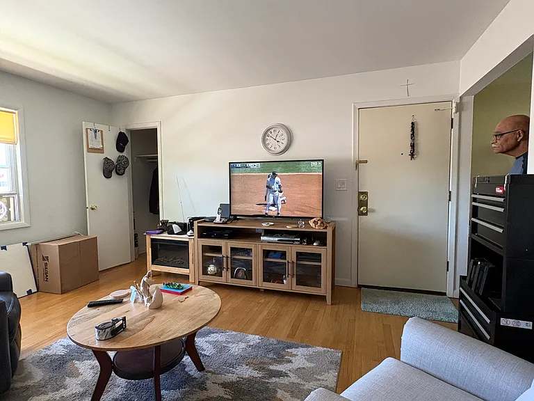 Carey Avenue Apartments — Photo 13