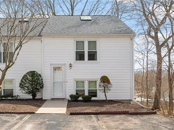 10 Leach St Unit A1, Cumberland, RI 02864