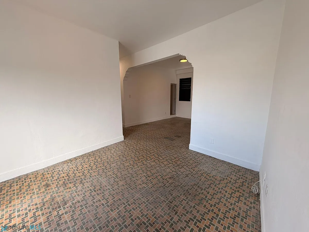 Building Photo - 1001 Avenue Ponce De Gln #501