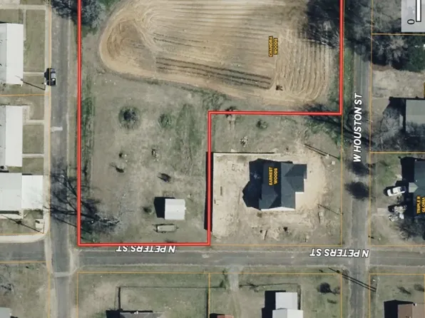 E Houston St, Daingerfield, TX 75638