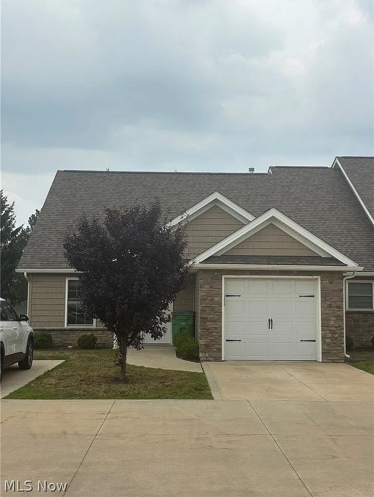 2 bed, 1229 sqft, $1,600 — Photo 1