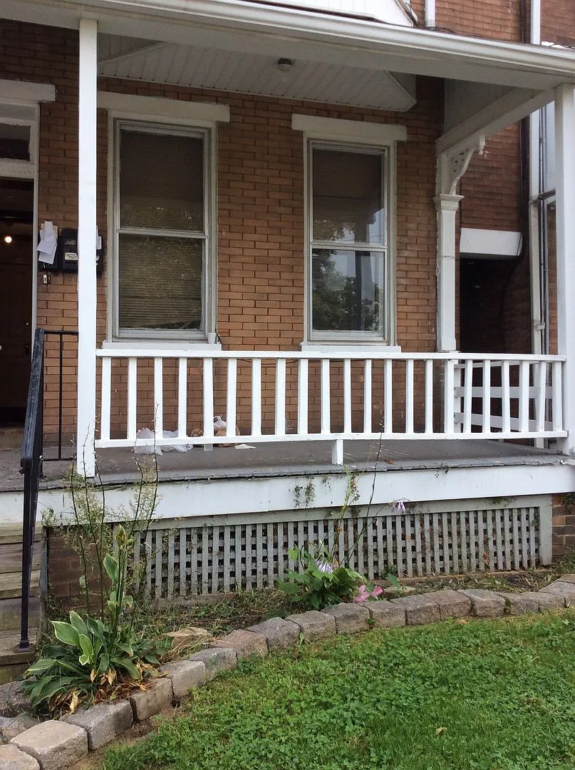 Available Now! 1 Bedroom unit in York — Photo 1