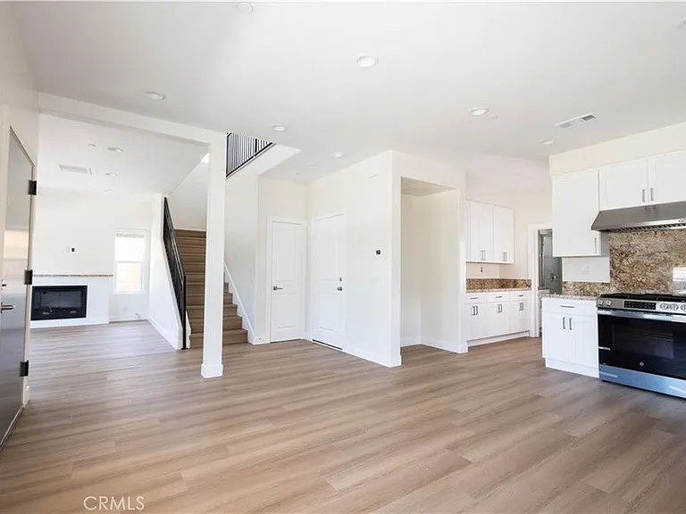1042 San Juan St — Photo 13