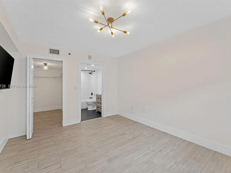 2415 NW 16th Street Rd #306 — Photo 10