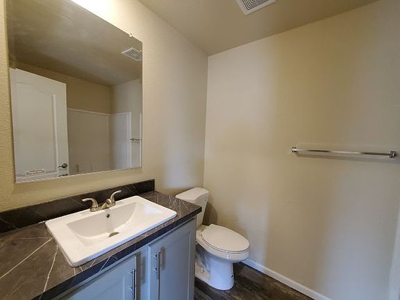 4th image of 2038 Palm St Space 231