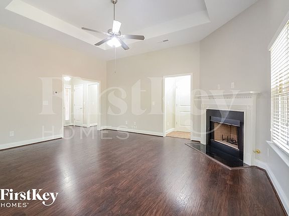 4th image of 460 River Crest Dr N