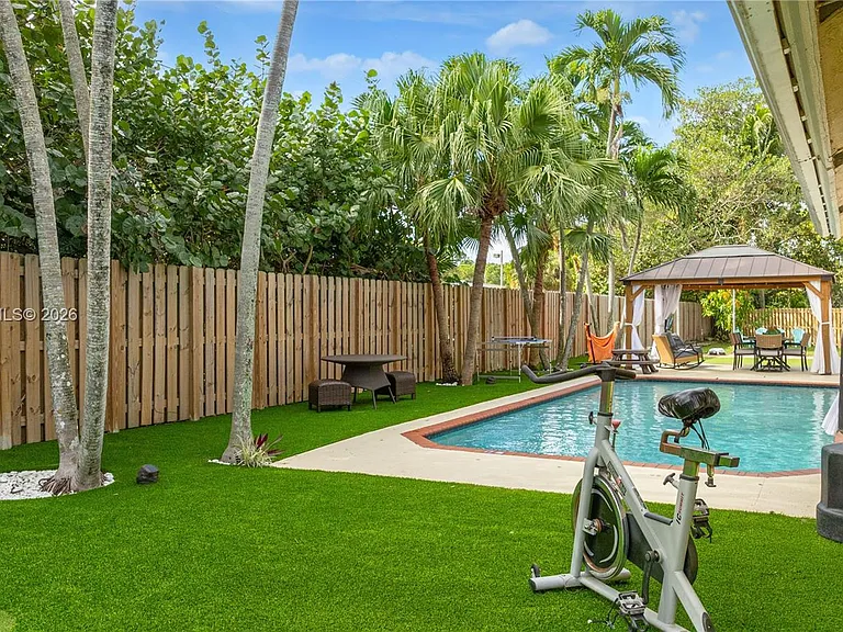 7101 NW 44th Ln — Photo 27