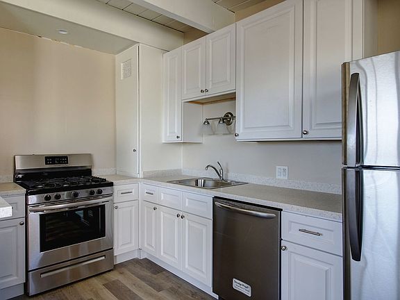 4th image of 1114 Garden St #15