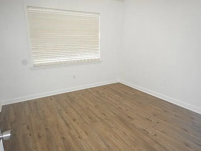 340 Woodmont St — Photo 10