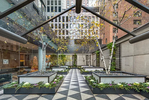 Rented by Compass | media 9