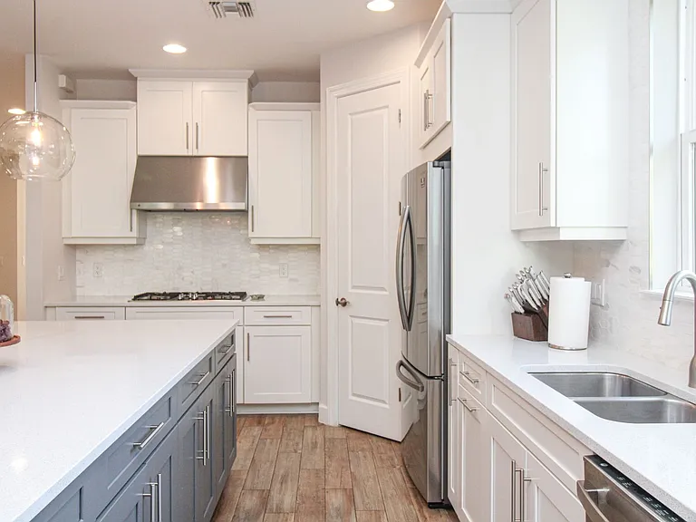 9423 Terresina Dr — Photo 36