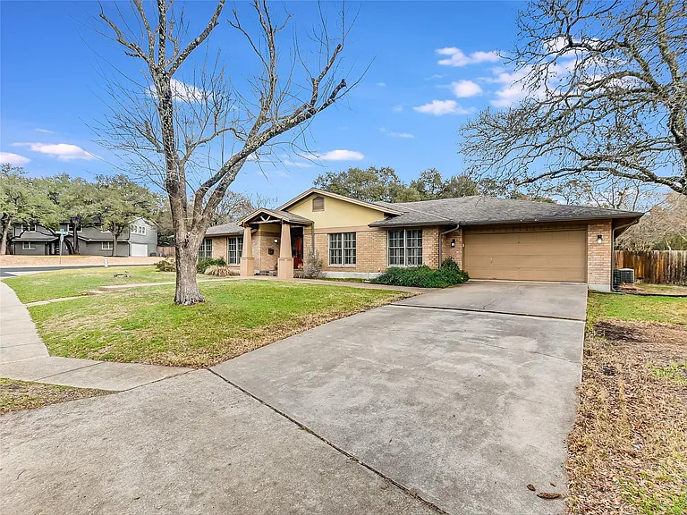 6605 Mesa Dr — Photo 2