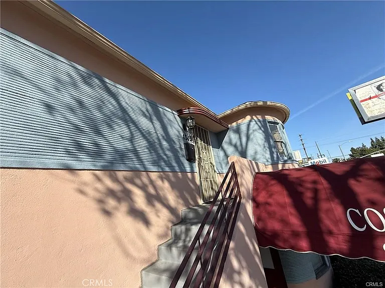 4343 Laurel Canyon Blvd — Photo 3