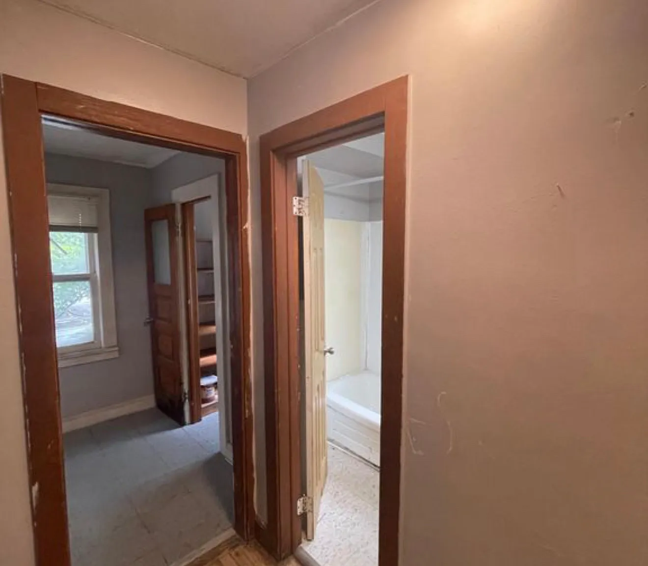 4 bed, 1100 sqft, $1,100 — Photo 3