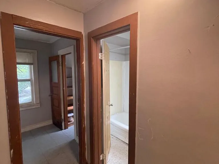 2041 W 103rd St #B — Photo 3