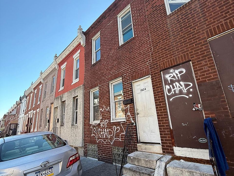 2nd image of 1824 E Lippincott St