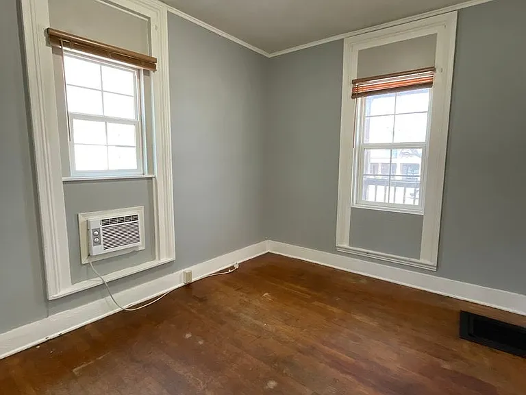 909 Merchant St — Photo 10